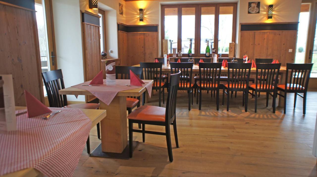 Hotel Heimfeld Restaurant Cafe Garching an Der Alz Exterior foto